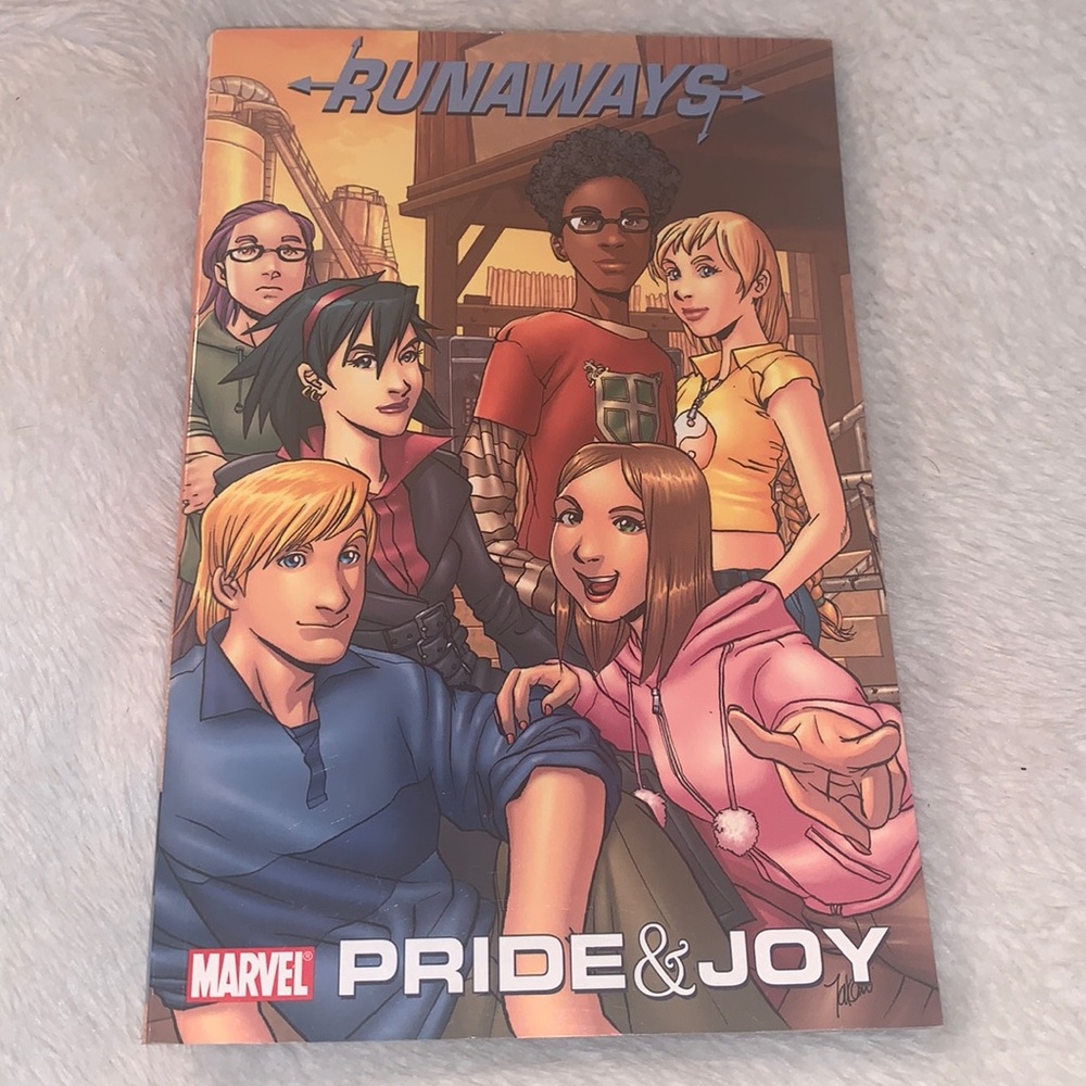 🧚‍♀️3/$12🧚‍♀️Runaways Marvel graphic novel